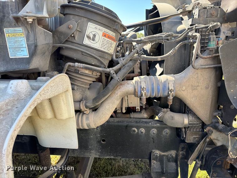image for item EO8796 2009 Freightliner Business Class M2 Crew Cab rollback truck