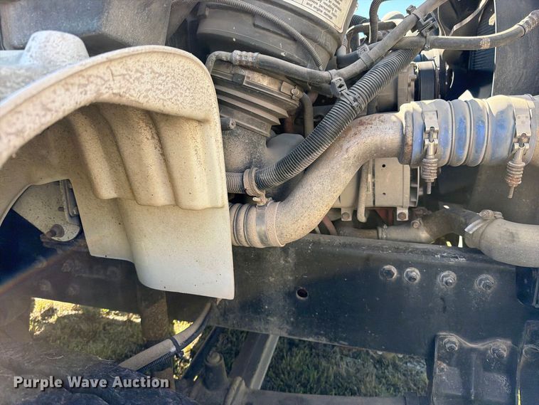 image for item EO8796 2009 Freightliner Business Class M2 Crew Cab rollback truck