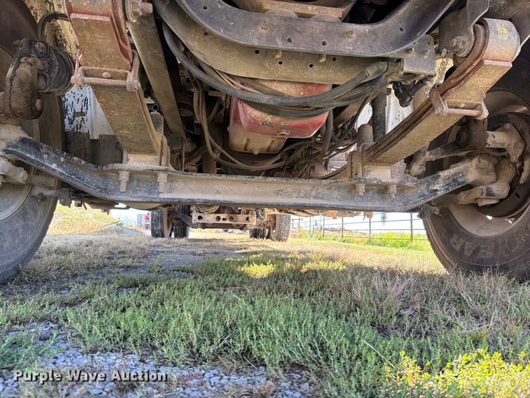 image for item EO8796 2009 Freightliner Business Class M2 Crew Cab rollback truck