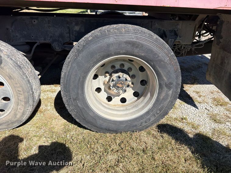 image for item EO8796 2009 Freightliner Business Class M2 Crew Cab rollback truck