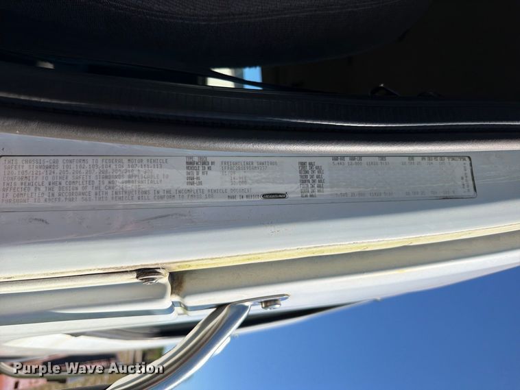 image for item EO8796 2009 Freightliner Business Class M2 Crew Cab rollback truck