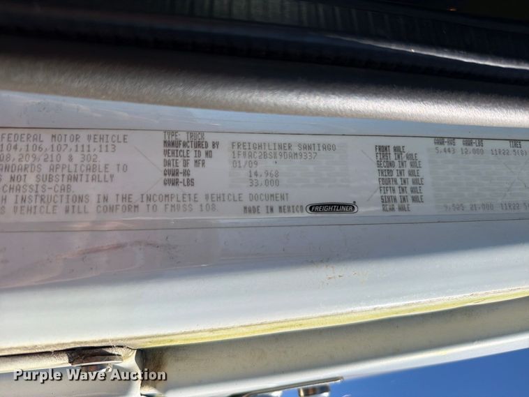 image for item EO8796 2009 Freightliner Business Class M2 Crew Cab rollback truck