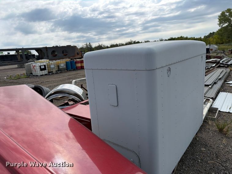 image for item EP7826 Kenworth sleeper