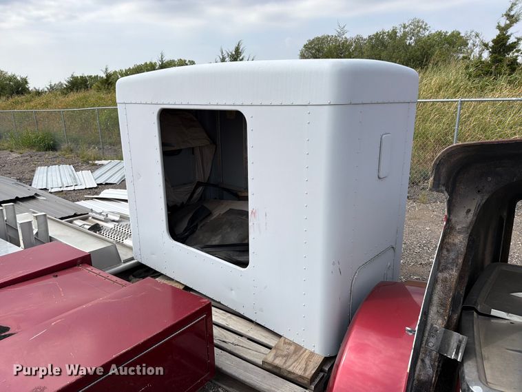 image for item EP7826 Kenworth sleeper