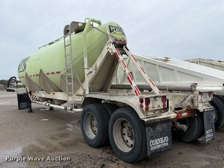 image for item EP7852 1990 Fruehauf HAB-F2-JA 1000 pneumatic dry bulk trailer