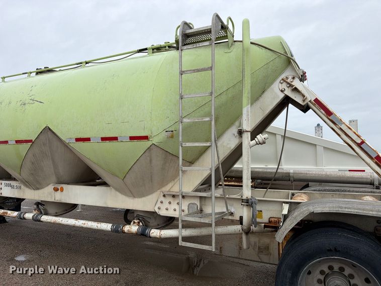 image for item EP7852 1990 Fruehauf HAB-F2-JA 1000 pneumatic dry bulk trailer