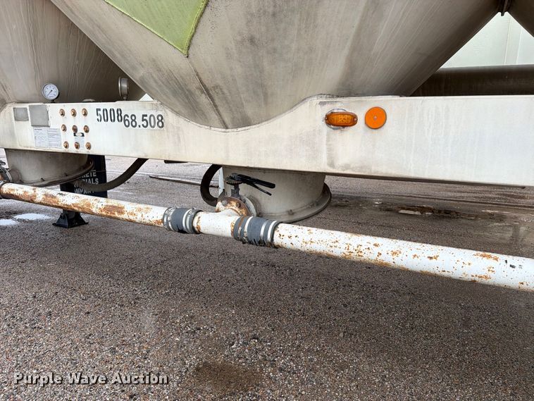 image for item EP7852 1990 Fruehauf HAB-F2-JA 1000 pneumatic dry bulk trailer