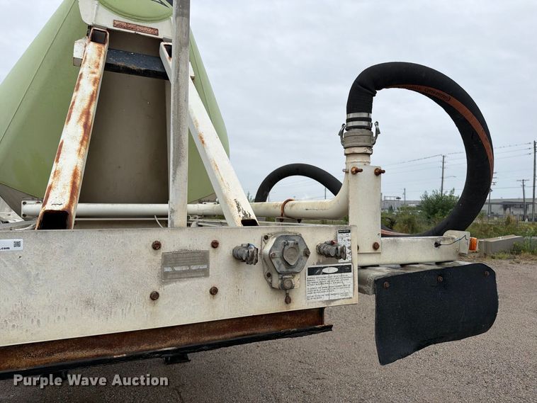 image for item EP7852 1990 Fruehauf HAB-F2-JA 1000 pneumatic dry bulk trailer