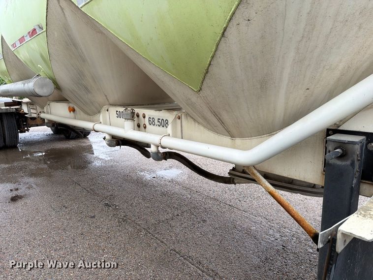 image for item EP7852 1990 Fruehauf HAB-F2-JA 1000 pneumatic dry bulk trailer