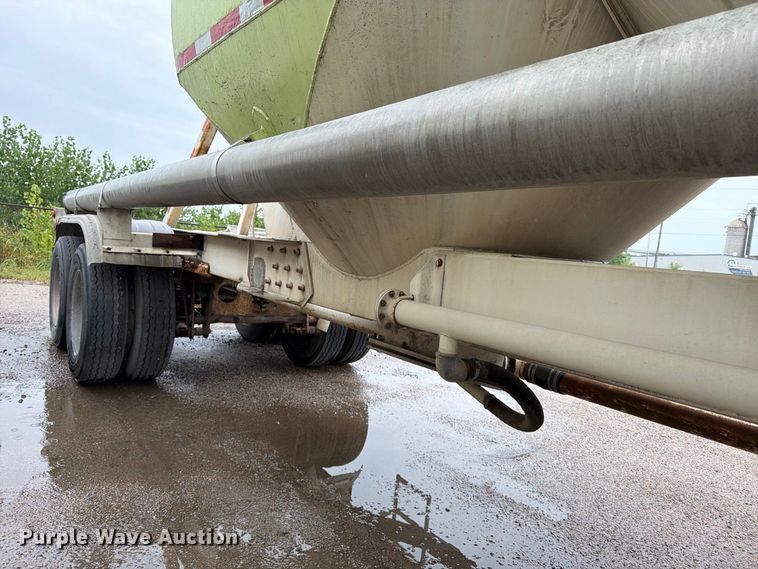 image for item EP7852 1990 Fruehauf HAB-F2-JA 1000 pneumatic dry bulk trailer