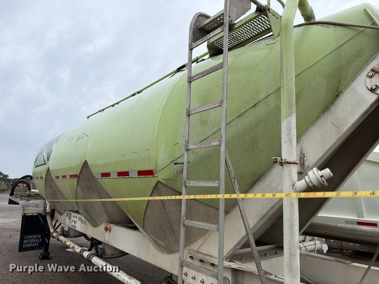 image for item EP7852 1990 Fruehauf HAB-F2-JA 1000 pneumatic dry bulk trailer