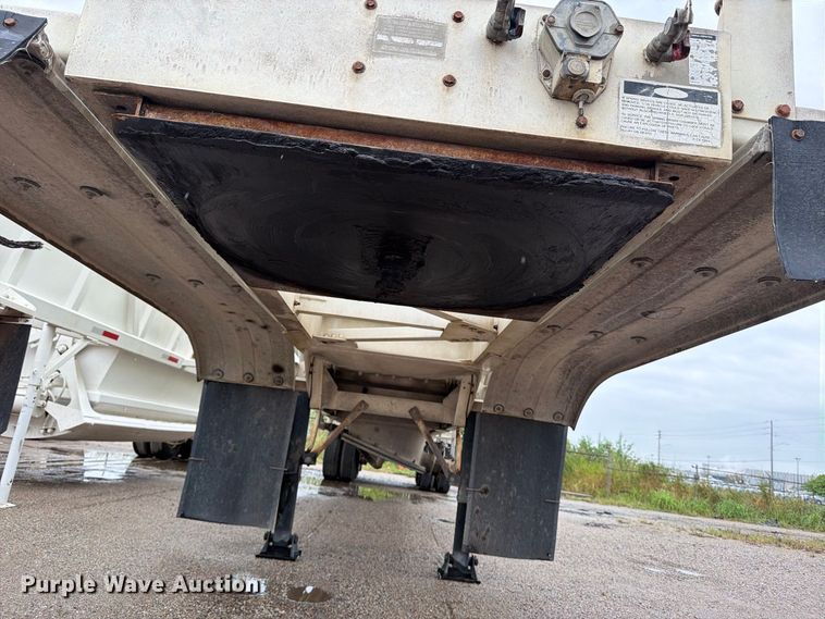 image for item EP7852 1990 Fruehauf HAB-F2-JA 1000 pneumatic dry bulk trailer