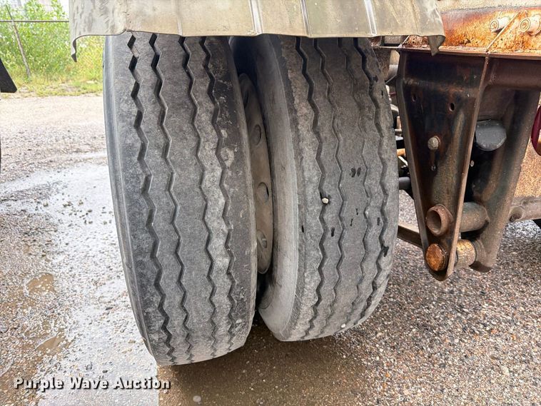 image for item EP7852 1990 Fruehauf HAB-F2-JA 1000 pneumatic dry bulk trailer