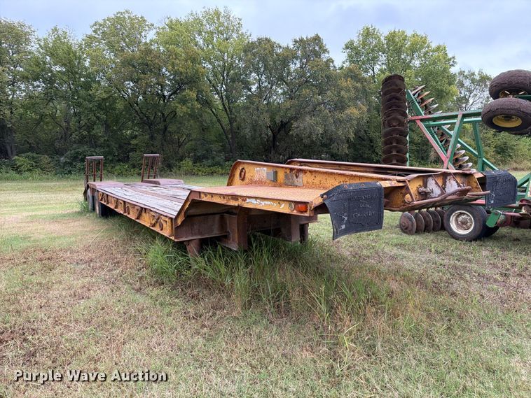image for item EP7861 1973 Chancey BT35 drop deck equipment trailer