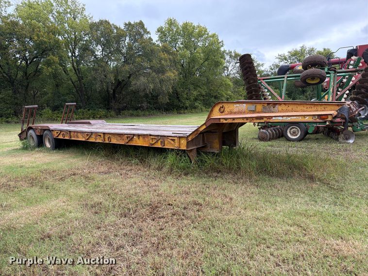 image for item EP7861 1973 Chancey BT35 drop deck equipment trailer