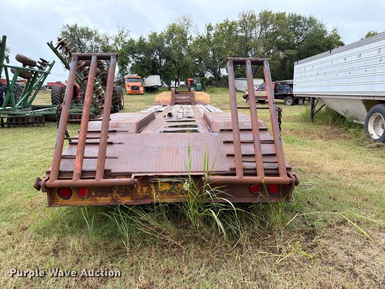 image for item EP7861 1973 Chancey BT35 drop deck equipment trailer