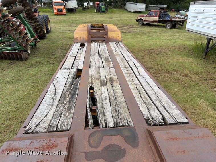 image for item EP7861 1973 Chancey BT35 drop deck equipment trailer