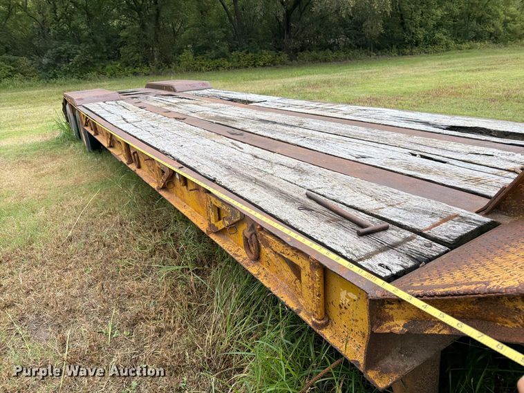 image for item EP7861 1973 Chancey BT35 drop deck equipment trailer