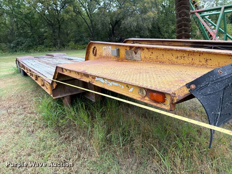 image for item EP7861 1973 Chancey BT35 drop deck equipment trailer