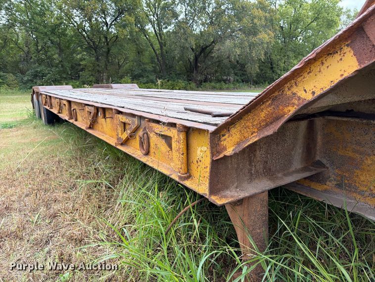 image for item EP7861 1973 Chancey BT35 drop deck equipment trailer