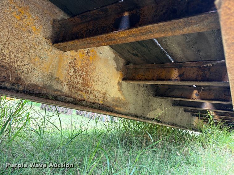 image for item EP7861 1973 Chancey BT35 drop deck equipment trailer