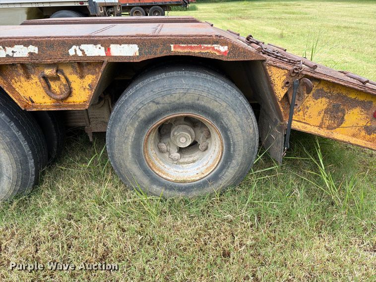 image for item EP7861 1973 Chancey BT35 drop deck equipment trailer