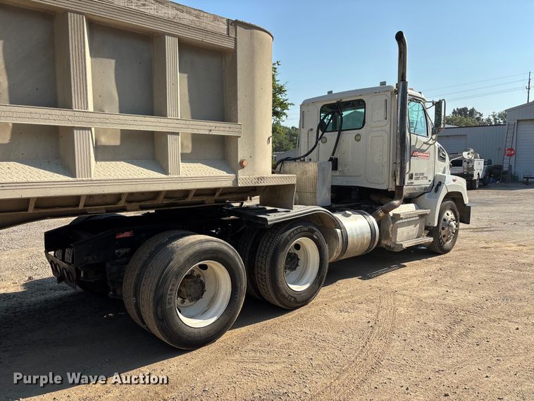 image for item ER3295 2013 Western Star 4700 semi truck