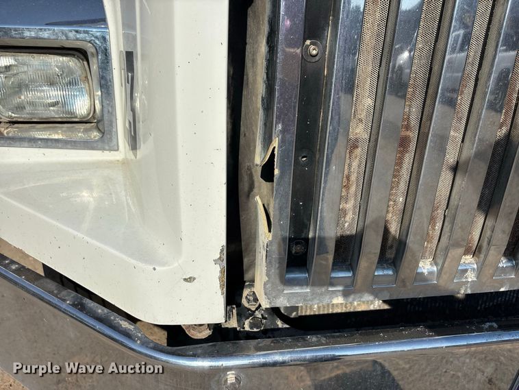 image for item ER3295 2013 Western Star 4700 semi truck