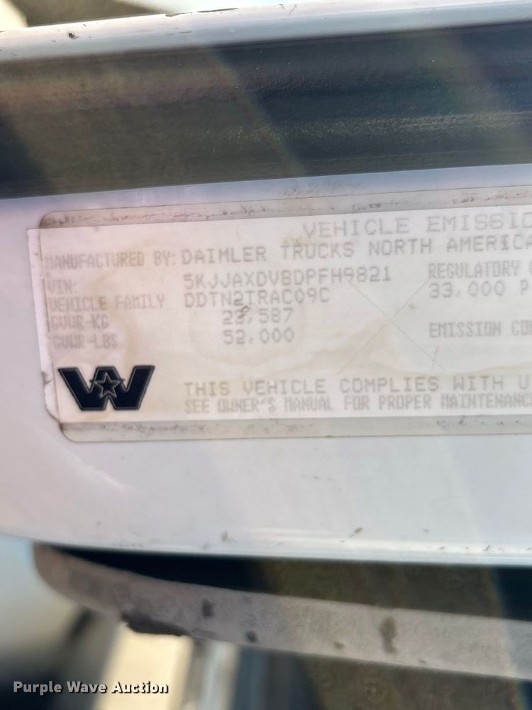 image for item ER3295 2013 Western Star 4700 semi truck