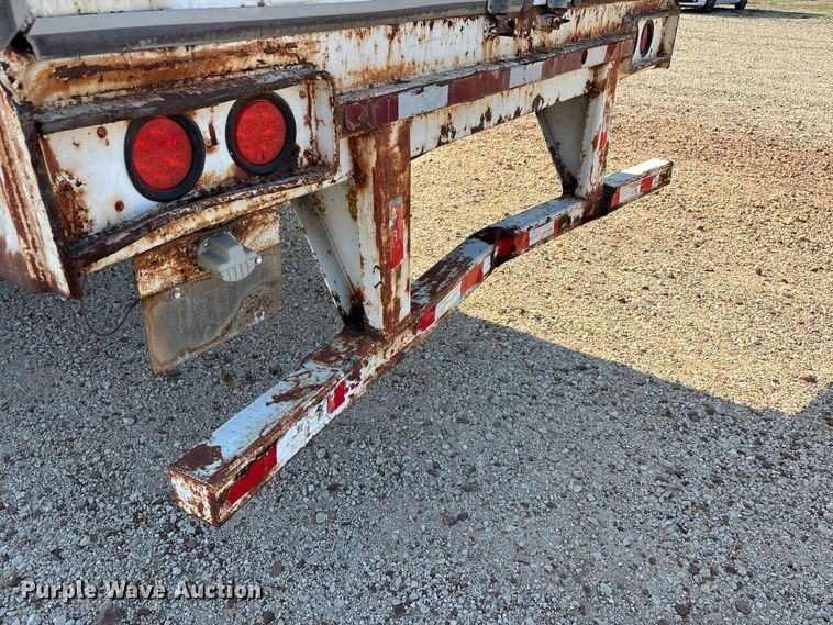 image for item ER3345 1999 Stoughton dry van trailer