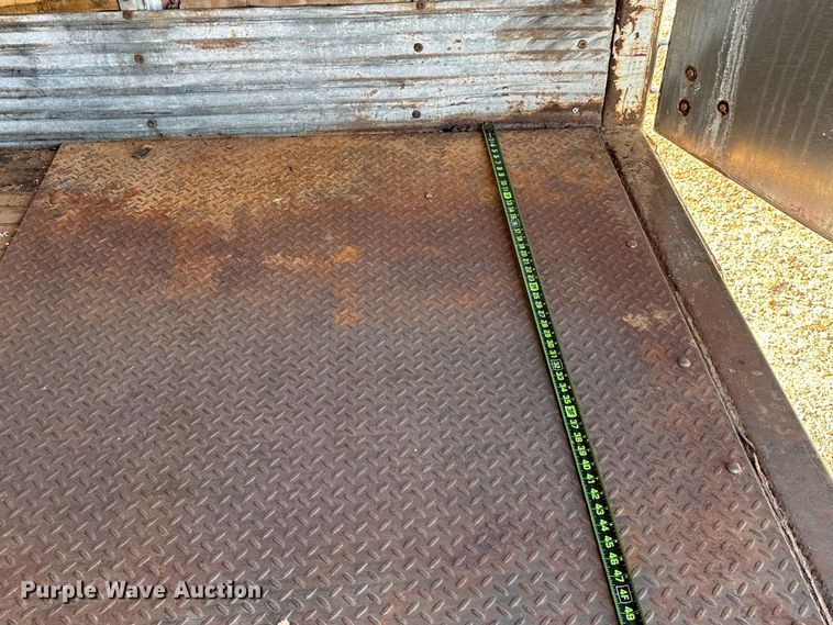 image for item ER3345 1999 Stoughton dry van trailer
