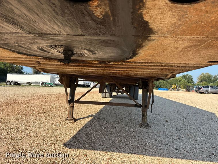 image for item ER3345 1999 Stoughton dry van trailer