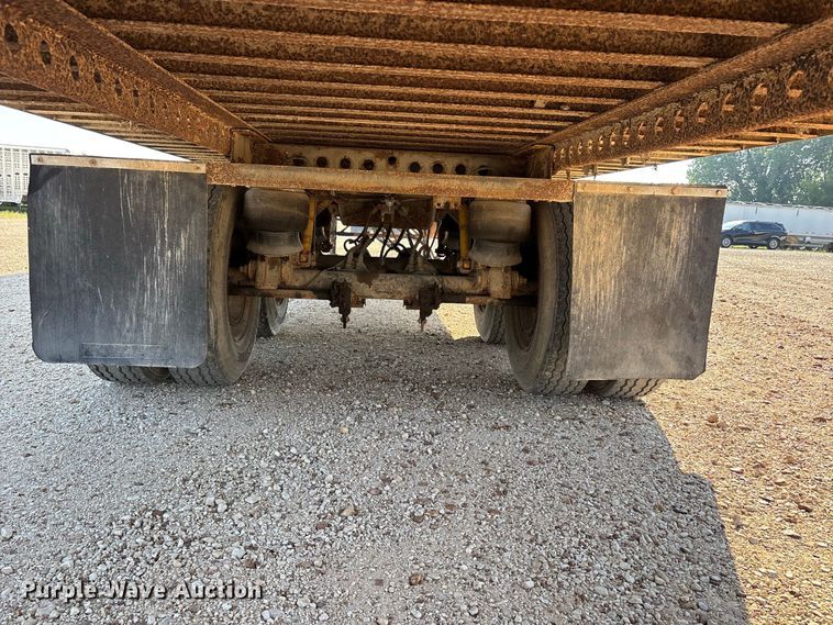 image for item ER3345 1999 Stoughton dry van trailer