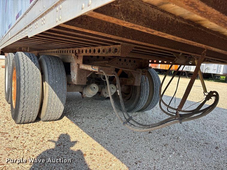 image for item ER3345 1999 Stoughton dry van trailer