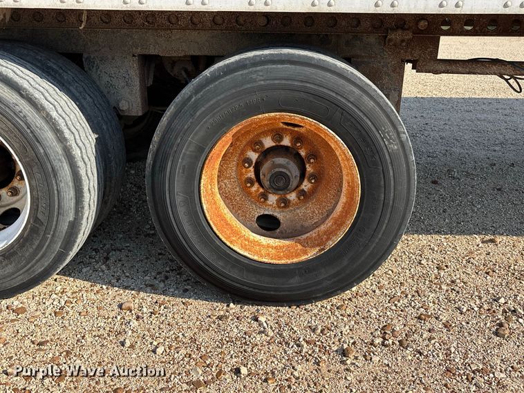 image for item ER3345 1999 Stoughton dry van trailer