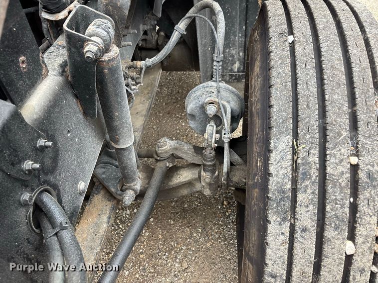 image for item ER3375 2014 Mack CXU semi truck