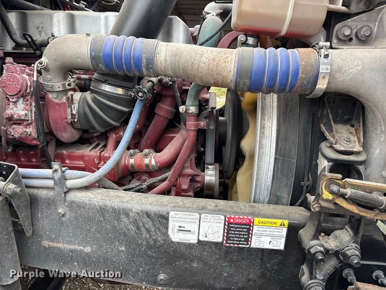 image for item ER3375 2014 Mack CXU semi truck