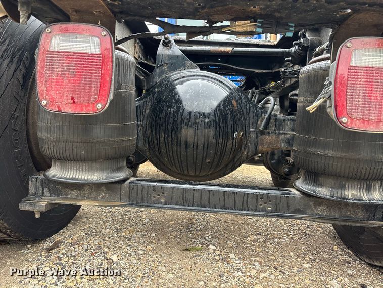 image for item ER3375 2014 Mack CXU semi truck