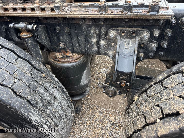image for item ER3375 2014 Mack CXU semi truck