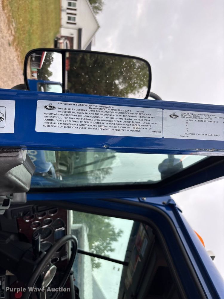 image for item ER3375 2014 Mack CXU semi truck