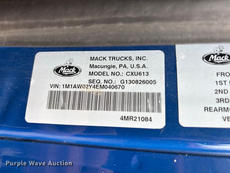 image for item ER3375 2014 Mack CXU semi truck