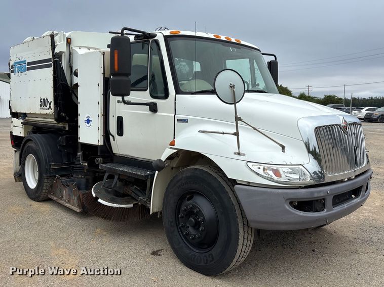 image for item ER3381 2012 International DuraStar 4300 street sweeper truck