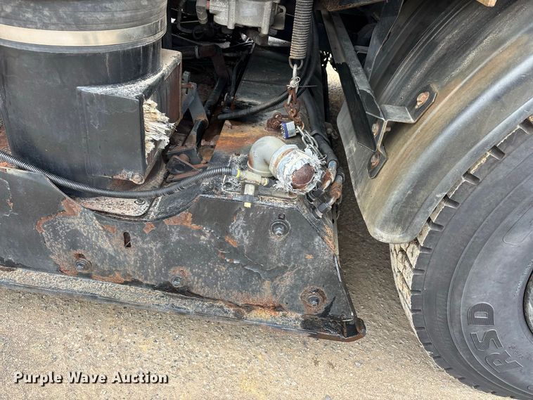 image for item ER3381 2012 International DuraStar 4300 street sweeper truck