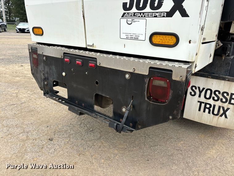 image for item ER3381 2012 International DuraStar 4300 street sweeper truck