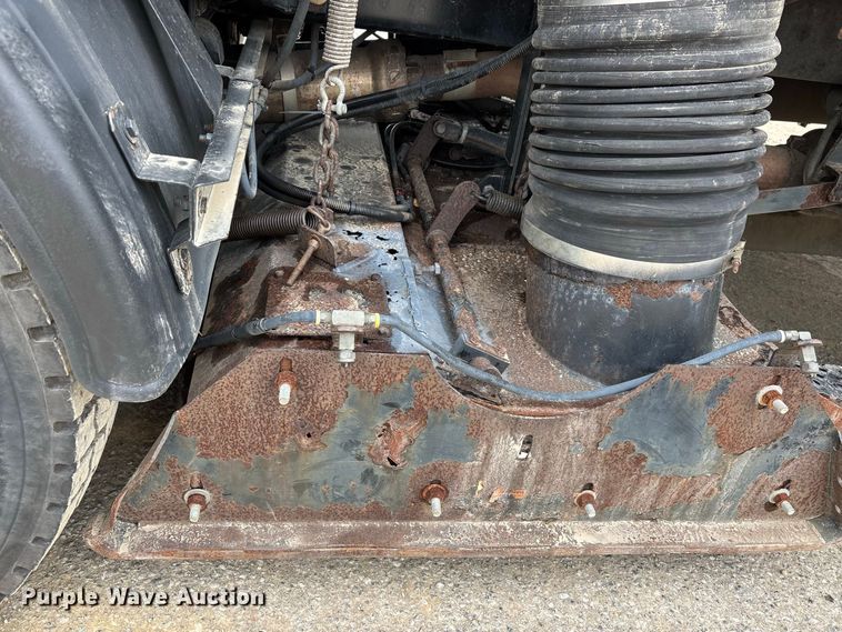 image for item ER3381 2012 International DuraStar 4300 street sweeper truck