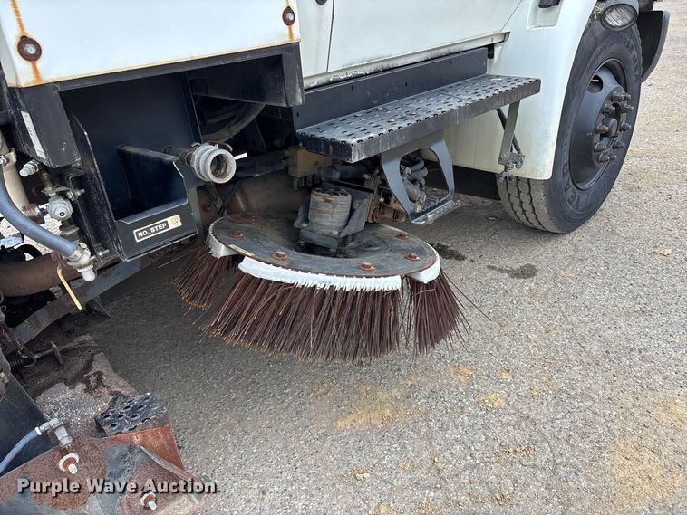 image for item ER3381 2012 International DuraStar 4300 street sweeper truck