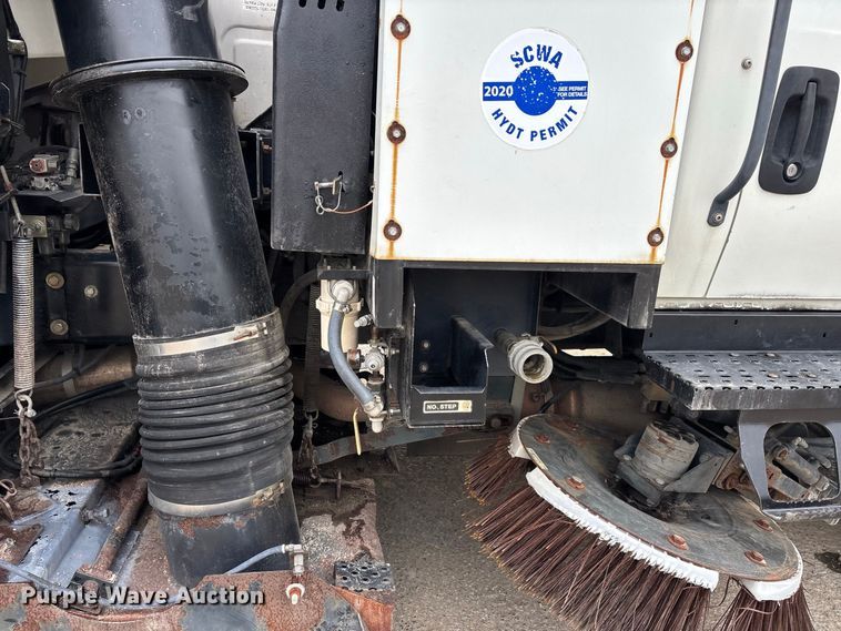 image for item ER3381 2012 International DuraStar 4300 street sweeper truck