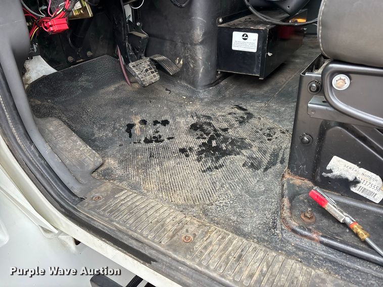 image for item ER3381 2012 International DuraStar 4300 street sweeper truck
