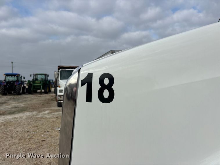 image for item ER3402 2018 Kenworth T880 semi truck