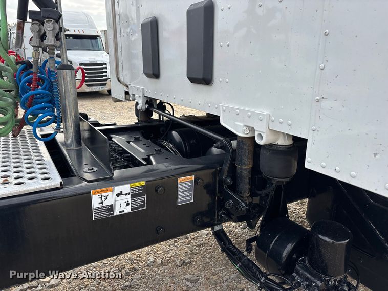 image for item ER3402 2018 Kenworth T880 semi truck